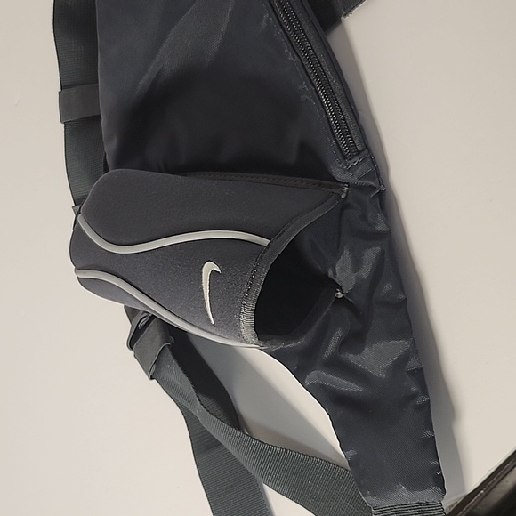 Nike Gray waist pack with water bottle holder- unisex - Picture 5 of 9